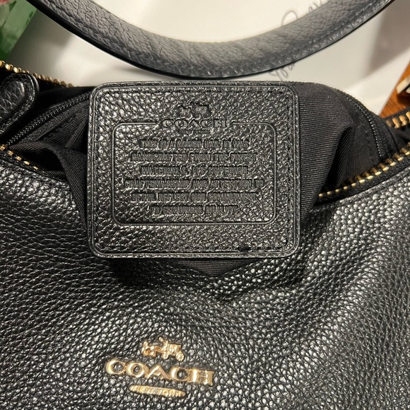 COACH Vintage Leather Shoulder Bag ** Smoke & Pet free home** - Picture 12 of 12